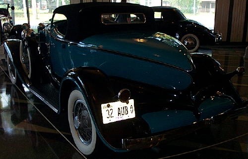1932auburn8-100speedster-rear.jpg